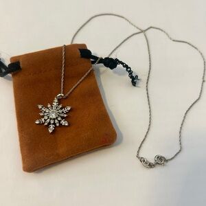 Elegant Silver Snowflake Pendant Necklace